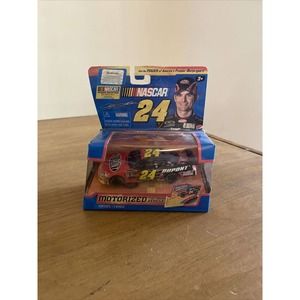 Jeff Gordon #24 DuPont Motorized Pull Back Action Vehicle 1:43 Scale JADA 2010